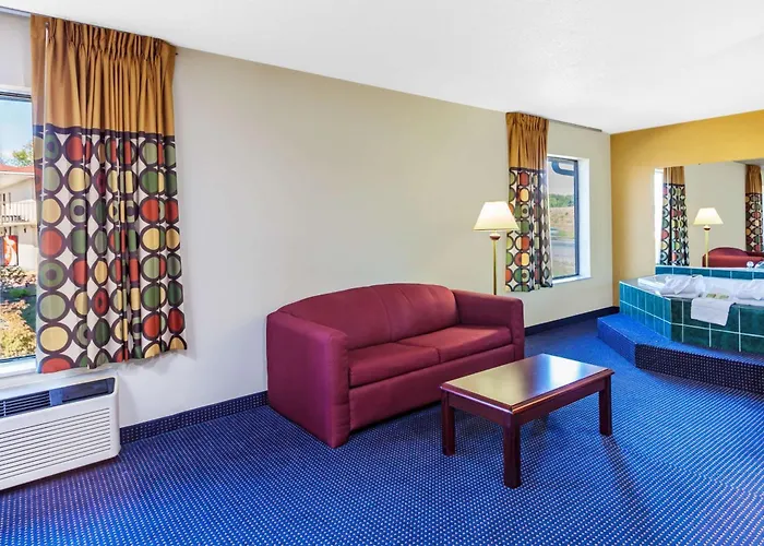 Super 8 By Wyndham Morristown/South