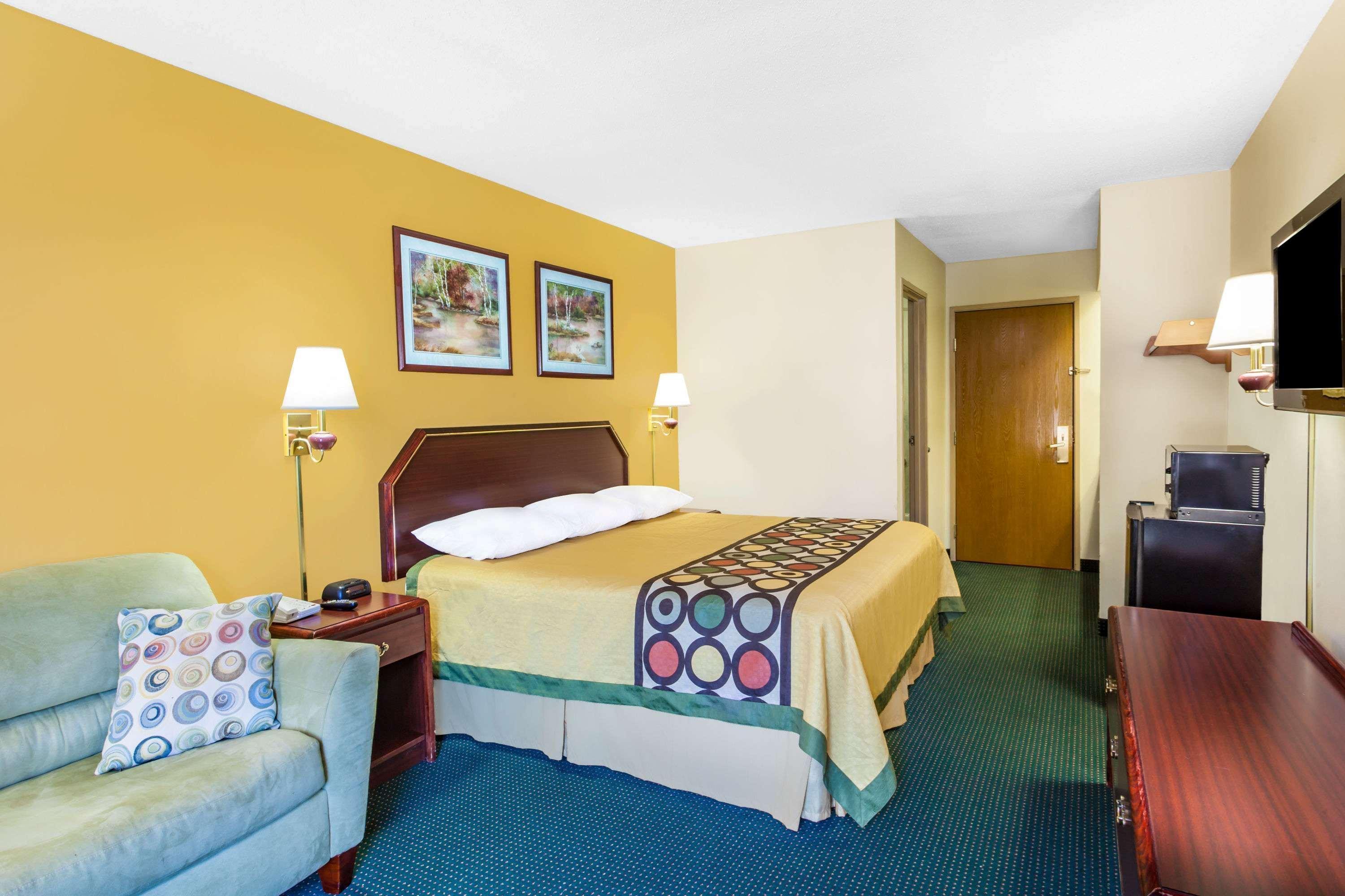 Super 8 By Wyndham Morristown/south Hotel Morristown